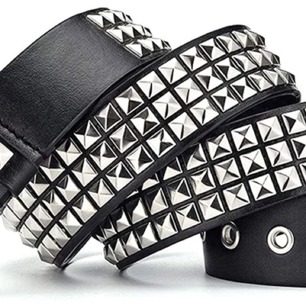 Y2K NWOT Studded Adjustable Black Belt With Silver Studs - Picture 2 of 8